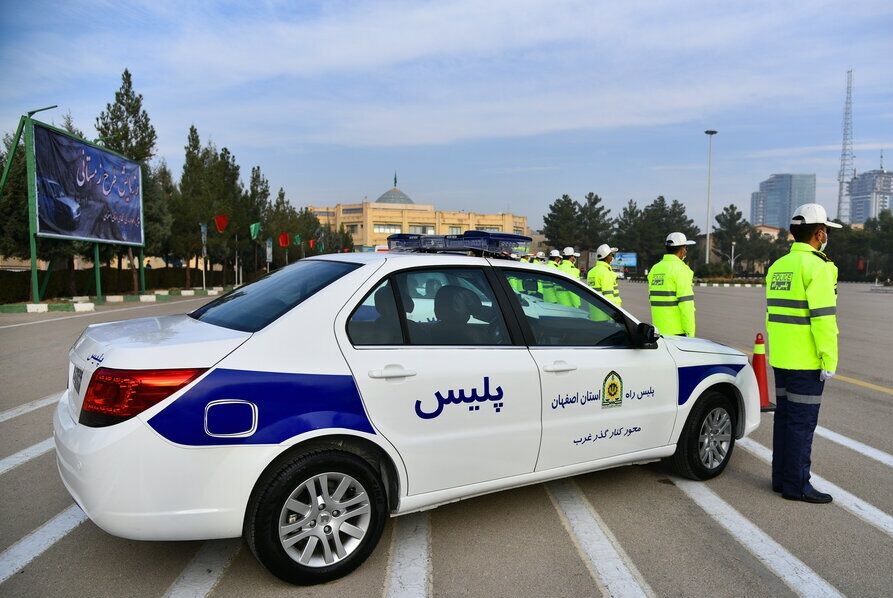 ممنوعیت تردد کامیون و کامیونت در محورهای هراز و کندوان تا ۱۵ فروردین