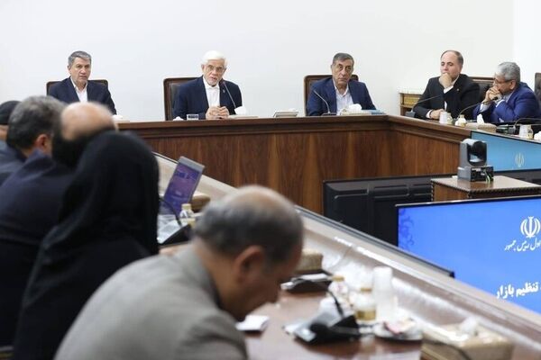 هشدار عارف درباره جنگ اقتصادی؛ دولت برای بدترین سناریوها آماده می‌شود