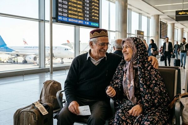 سفر به مشهد با هواپیما برای سالمندان؛ نکات انتخاب پرواز و دسترسی فرودگاهی

