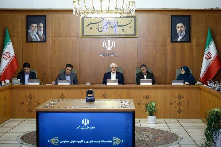 عارف: ما شاخ نظام سلطه را شکستیم/ دشمن به هیچ‌یک از اهداف خود دست نیافت