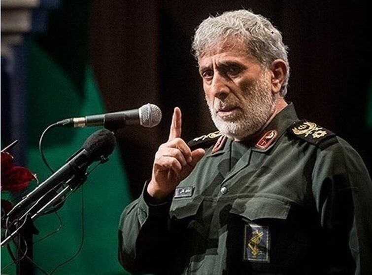 بازدید فرمانده سپاه قدس از مناطق عملیاتی سوریه بدون لباس نظامی + تصاویر