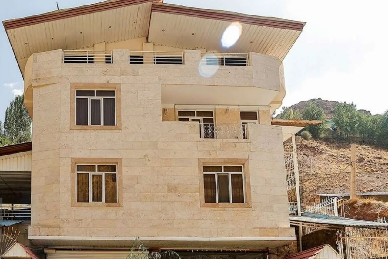 جهانگیر: ۱۵ هکتار اراضی در شهرستان شمیرانات در سال ۱۳۷۵، با تخفیف ۵۰ درصدی و به صورت اقساطی به فروش رسیده که پرونده آن در حال رسیدگی است/ پرونده‌  «چشم مگسی» در دماوند  مورد اعتراض و بررسی مجدد قرار گرفته