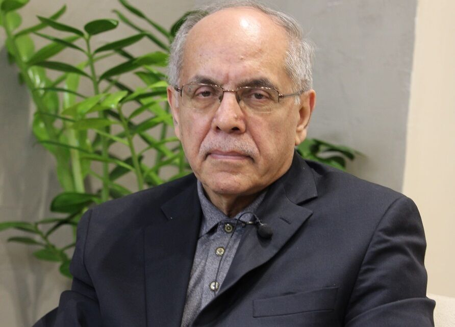 کوروش احمدی: جنگ بعدی با جنگ ۴۰ روزه متفاوت خواهد بود