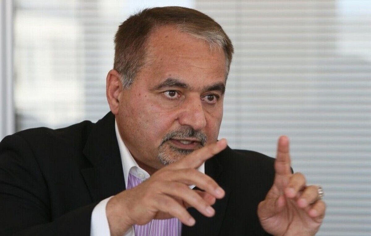 حسین موسویان: به نظر می‌رسد شنبه در عمان ابتدا عراقچی و ویتکاف، مذاکره غیرمستقیم آغاز خواهند کرد و بعد از یکی دوساعت و در صورت مثبت بودن، گفت‌و‌گو‌های مستقیم را انجام می‌دهند
