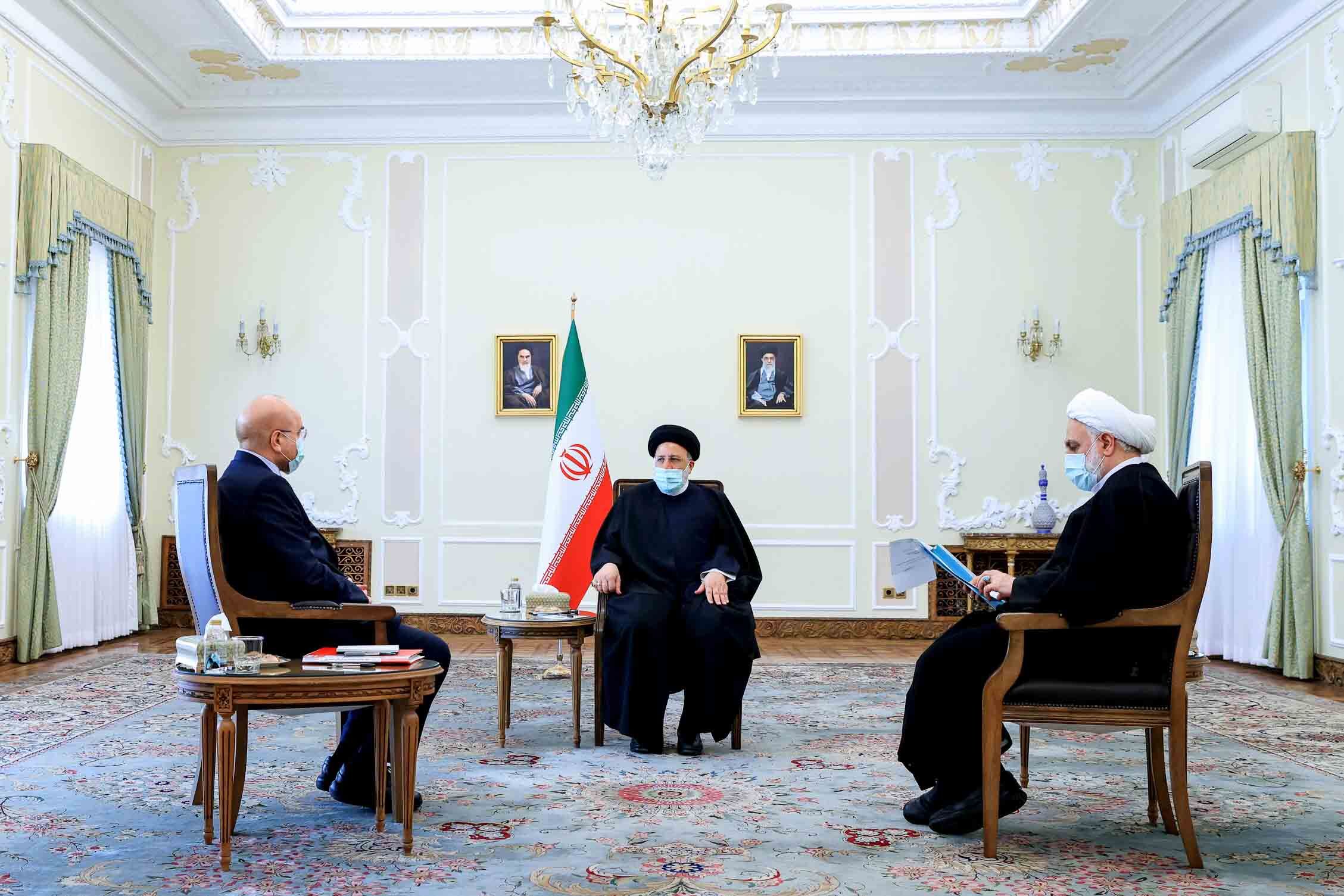 سران قوا نشستند و تاکید کردند: ثبات اقتصادی و ادامه کاهش تورم