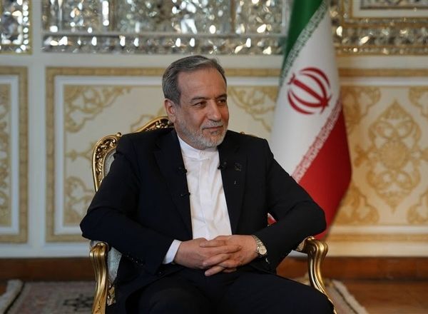 عراقچی: مذاکره زمانی باید انجام شود که در جبهه نظامی دستت بالاتر باشد/ راجع‌به سرنوشت کشور نمی‌توانیم قمار کنیم
