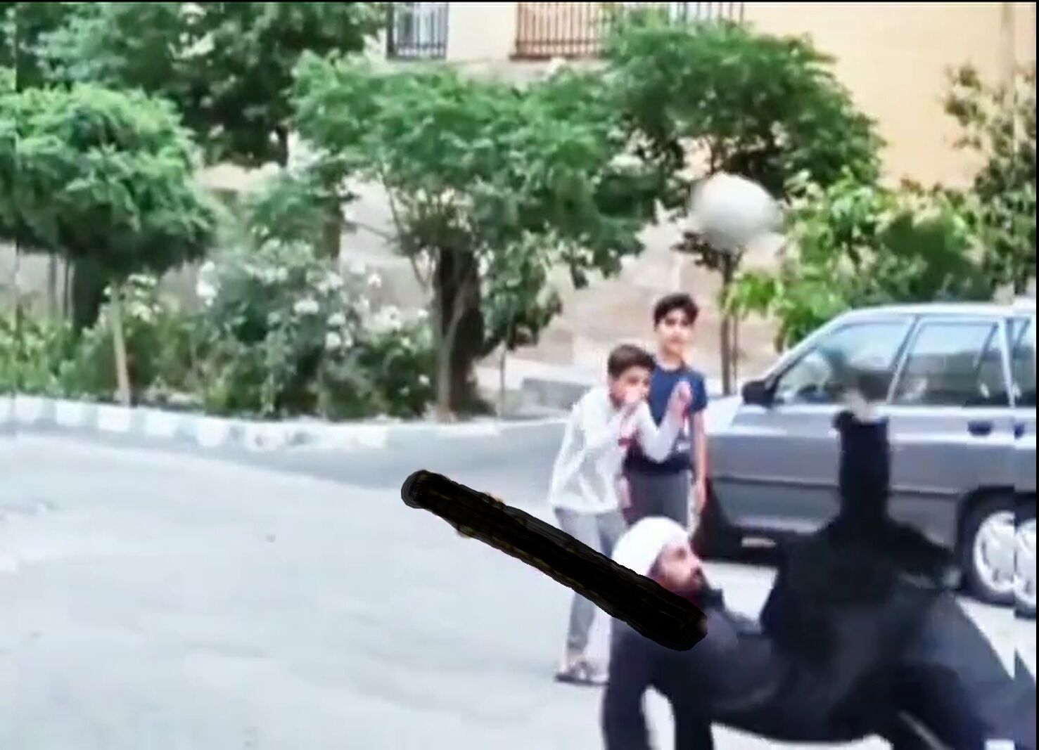 ویدئویی از حرکات تکنیکی روحانی فوتبالیست!