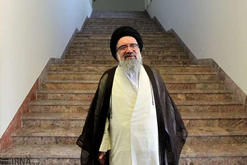 بی‌حجابی منکر است و ریشه آن به قُرت‌العین بهایی برمی‌گردد