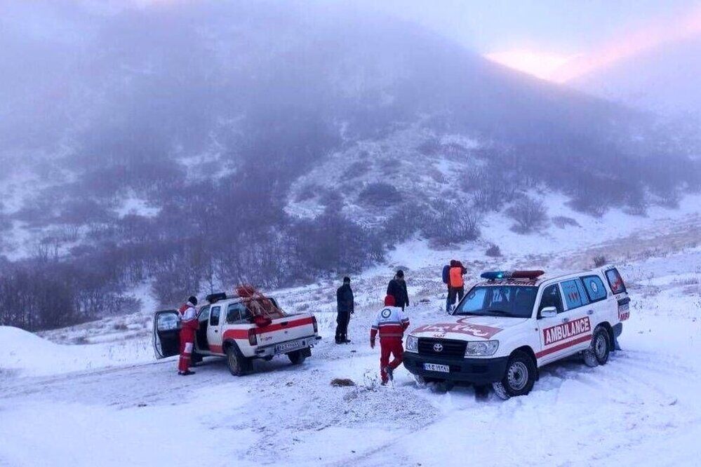 گرفتار شدن دو کوهنورد البرزی زیر بهمن؛ عملیات جست‌وجو ادامه دارد