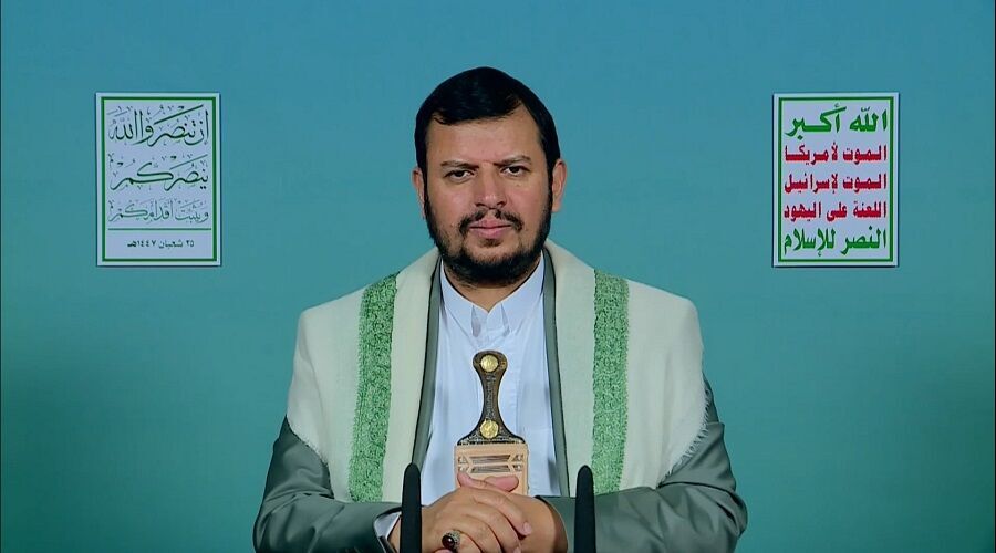 الحوثی: ایران حق دفاع مشروع از خود را دارد/ ما در کنار ایران و مردم آن ایستاده‌ایم