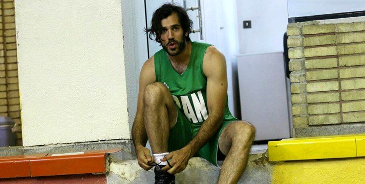 کنایه صمد نیکخواه به کادر فنی تیم ملی نوجوانان برای تراشیدن سر بازیکنان