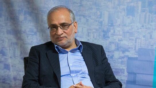 مردم و کشور ایران امروز بین دو سنگ آسیاب قرار گرفته‌اند/آمریکایی‌ها در دوران اصلاحات به دلیل مشارکت 73درصدی مردم طرح حمله به ایران را کنار گذاشتند