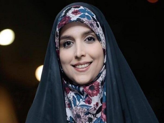 چتری‌های خانم مجری محجبه + عکس