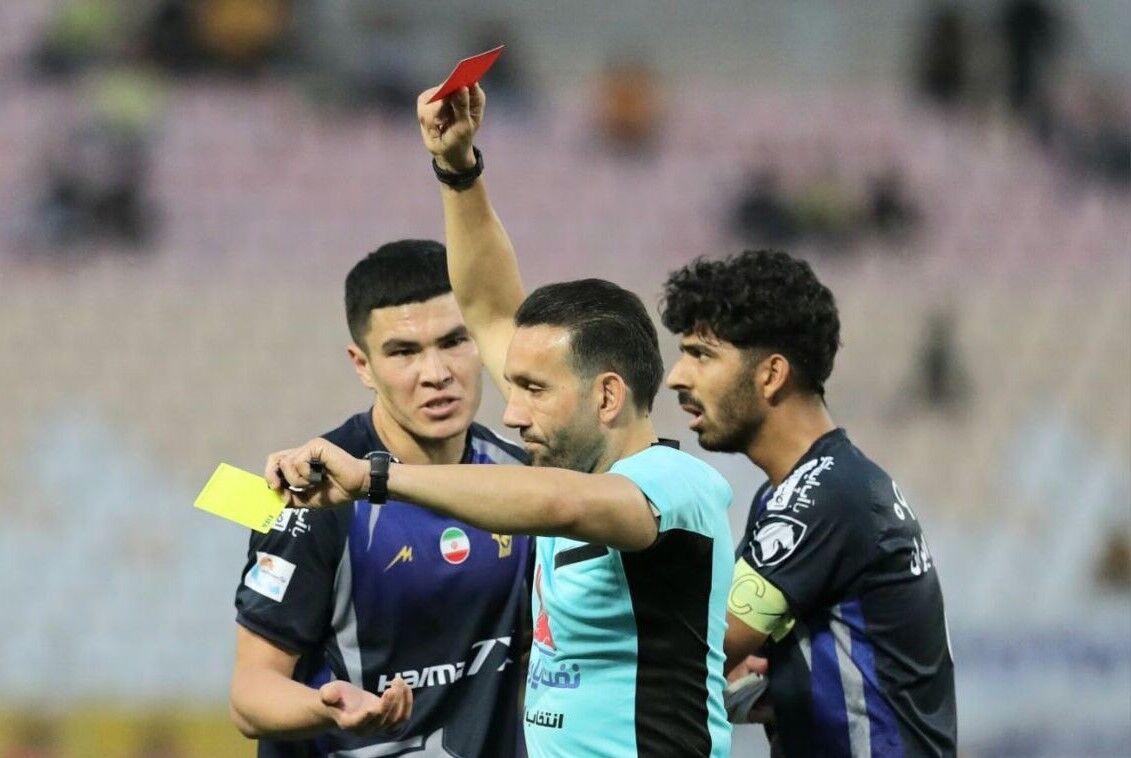 داور بازی پرسپولیس: کمتر اعتراض کنید
