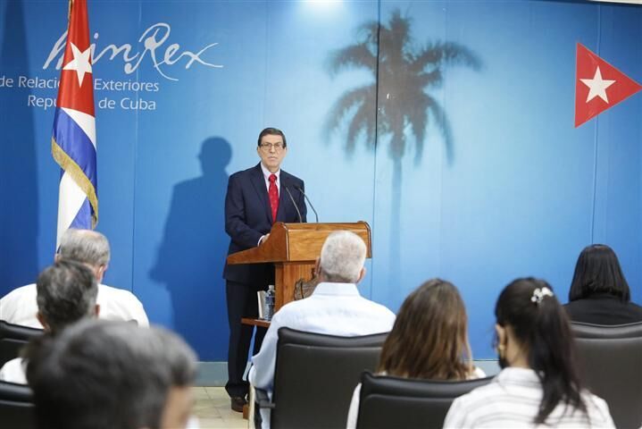رودریگز حذف کوبا در نشست سران آمریکا از سوی واشنگتن را محکوم کرد