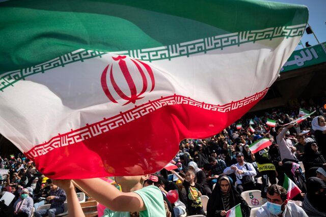 یک توصیه به حاکمیت: جامعه ایران که روزهای سختی را پشت سر گذاشته، اکنون بیش از هر زمان دیگری نیاز دارد خود را در متن تصمیم‌ها ببیند