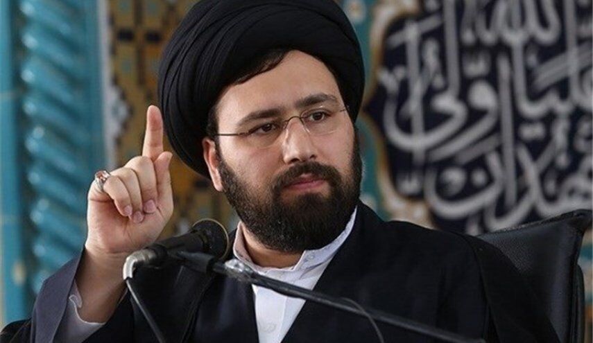 سید علی خمینی: هرکس بخواهد مذاکره کند برای اینکه به صلح با آمریکا برسد، خائن است