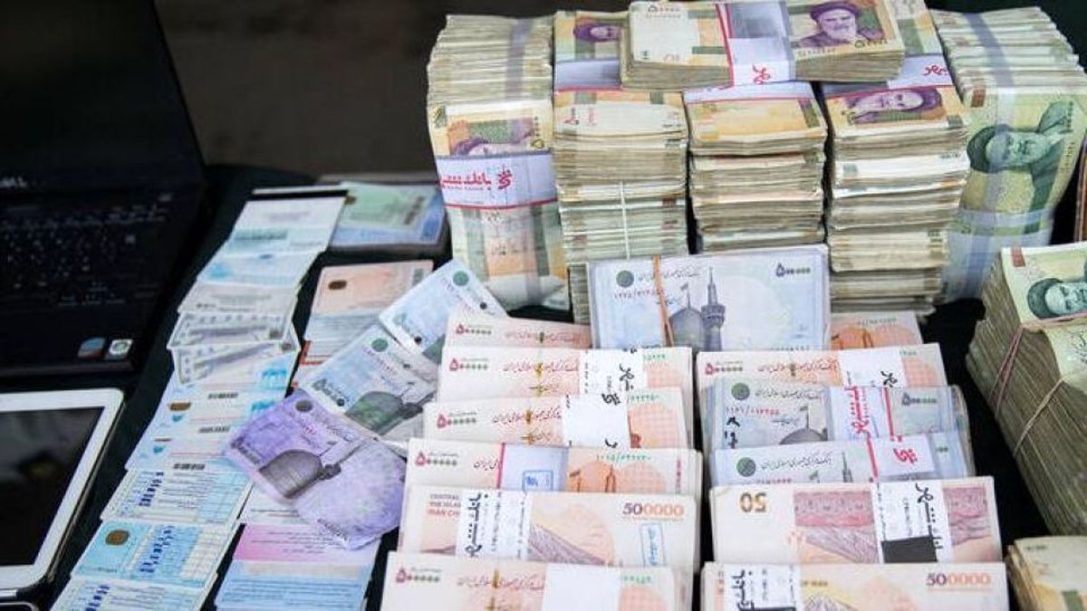 چرا ارزش پول ملی فرو می‌ریزد؟