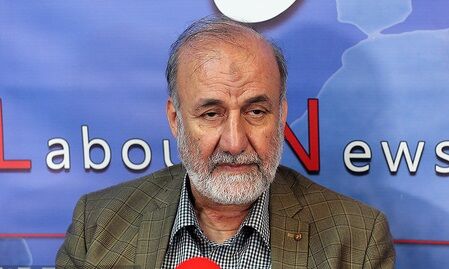 شما برای دلار 5 هزار تومان خجالت می‌کشیدید، الان برای دلار ۶۰ هزار تومان خجالت نمی‌کشید؟/اگر افراطیون و خائنان نیت رهبری را در بین مردم خراب نکنند، مردم مشارکت خوبی خواهند کرد