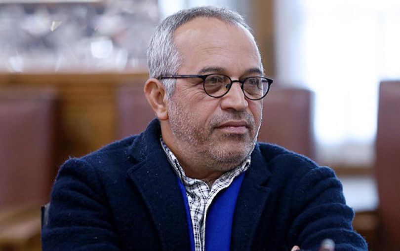 انگ نزنید، سفارشی‌ساز نیستم