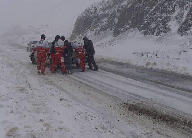 هلال احمر در ۱۹ استان کشور به حالت آماده‌باش در آمد/ برف و باران در راه است