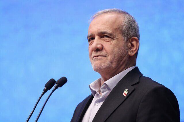 رئیس‌جمهور در قم: آسیب‌های اجتماعی در کشور با اتکا به ظرفیت مردم مهار می‌شود