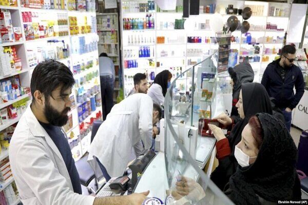 روزنامه اعتماد خبر داد؛: پرداخت ۷۰ هزار میلیارد تومان برای حل مشکل صنعت دارو در روزهای آینده