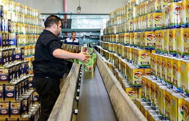 سخنگوی اتحادیه بنکداران مواد غذایی: در تامین و توزیع روغن مشکلی نداریم/ فروش اجباری کالا ممنوع است

