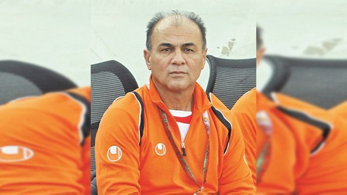 حمله تند پیشکسوت پرسپولیس به بازیکنان قبل از بازی با سپاهان/ یوسفی: این همه پول می گیرید و در زمین راه می روید؟/ استعفای درویش؟ اگر این همه آدم به من بگویند برو می روم!