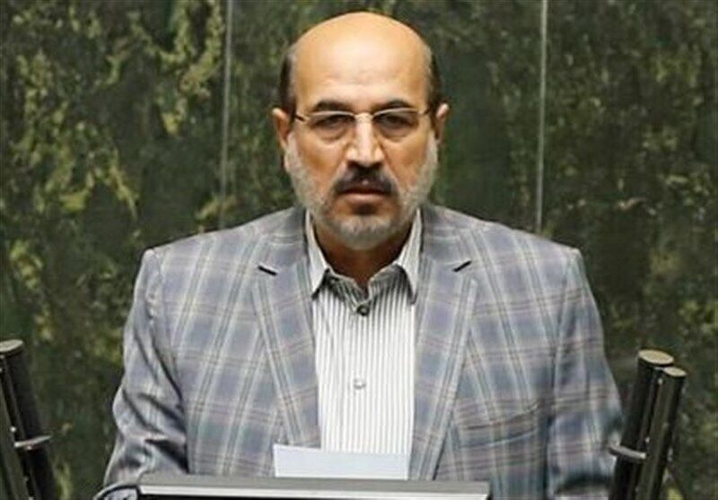 مدیران در ایران توسط پسر خاله و پسرعمو انتخاب می‌شوند/ برخی وزرا تا حالا نامه پاراف نکرده‌اند