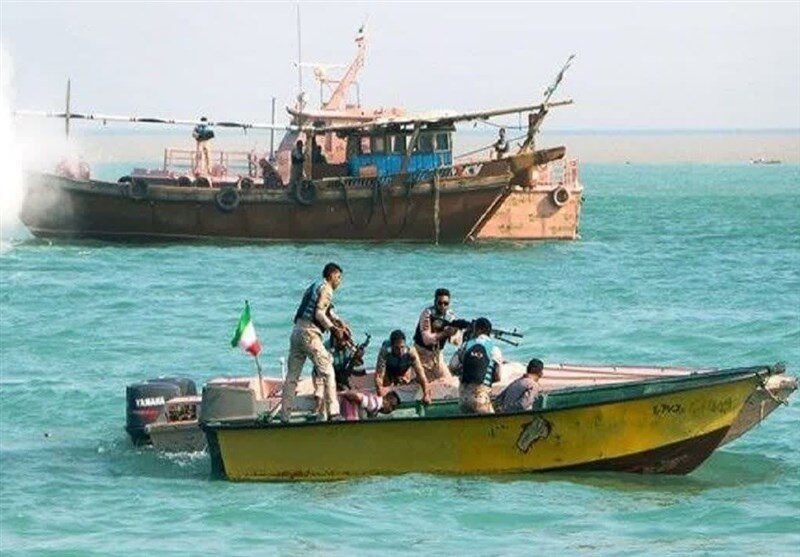 توقیف شناور ‌حامل سوخت قاچاق در خلیج‌فارس