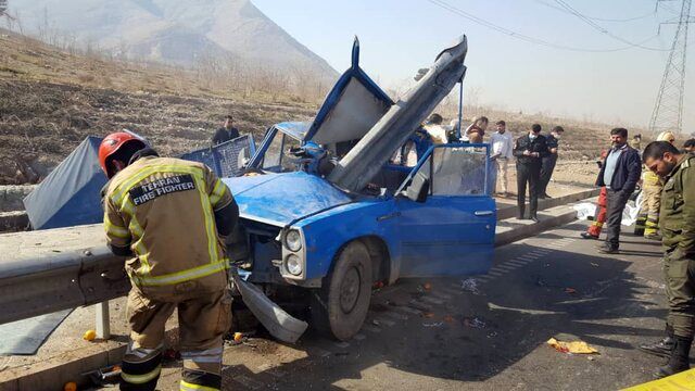 تصادف مرگبار نیسان آبی با گاردریل در تهران
