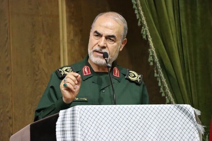معاون سیاسی سپاه؛ ایران پس از ۵۰۰ سال به حق خود در تنگه هرمز رسید