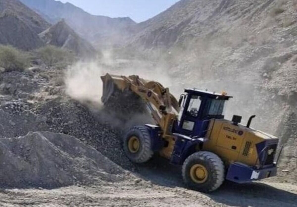 جاده اختصاصی قاچاقچیان سوخت در هرمزگان مسدود شد


