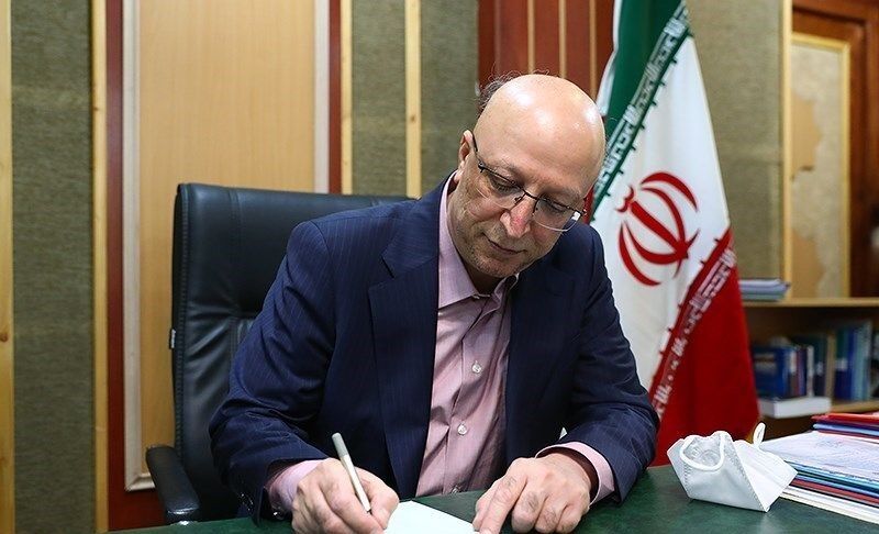 درخواست وزیر علوم از دانشگاهیان برای تحقق شعار سال