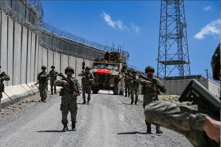 ترکیه در مرز ایران با وان دیوار فولادی کشید / تک‌تیراندازها مستقر شدند