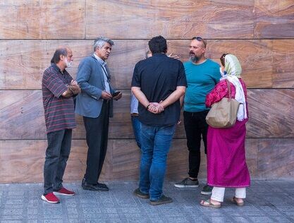 حضور برخی هنرمندان مقابل بیمارستان محب کوثر / فوت امین تارخ همه را شوکه کرد