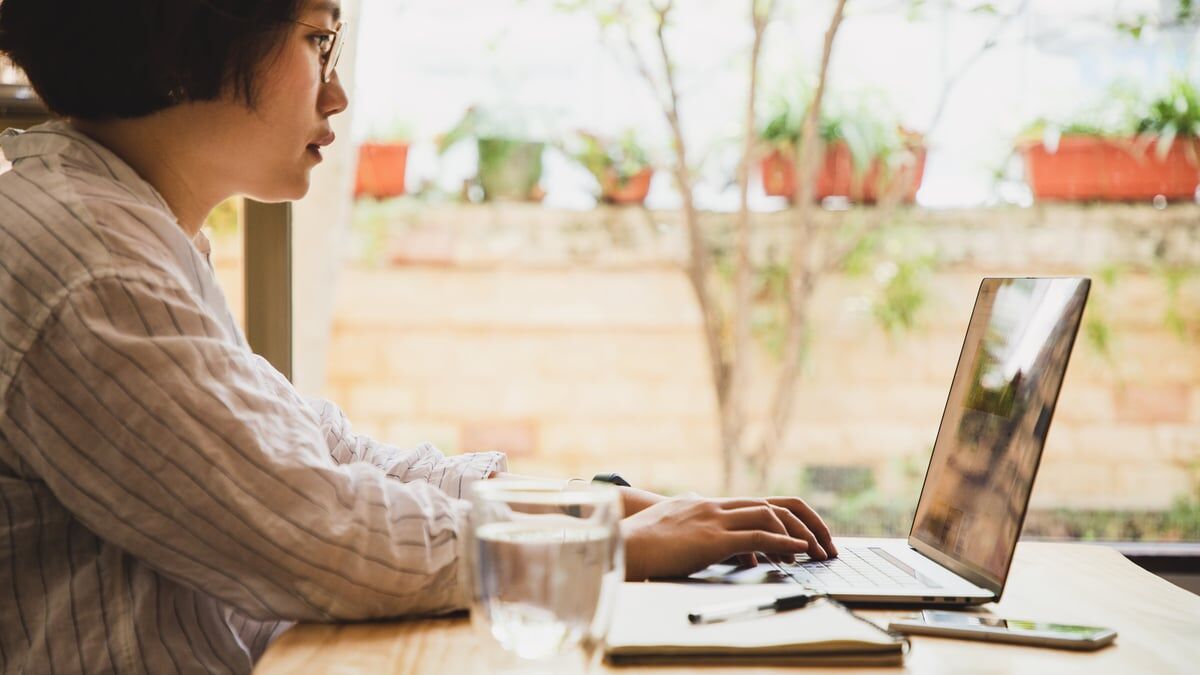 اعتراض به شرایط کار به روش چینی رونمایی شد + عکس