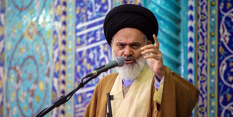 دشمن تلاش می‌کند مشکلات کشور را به مسئولان نظام نسبت دهد