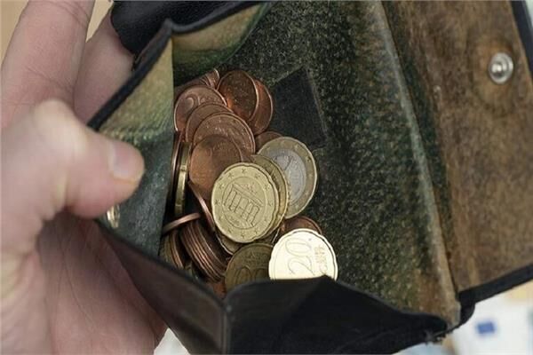 اعتراض روزنامه اطلاعات به افزایش فقر در کشور / وقتی شکاف طبقاتی بیشتر می‌شود