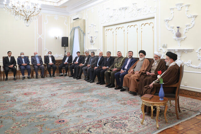 صدها نفر از مقامات نظام با ابراهیم رئیسی دیدار کردند