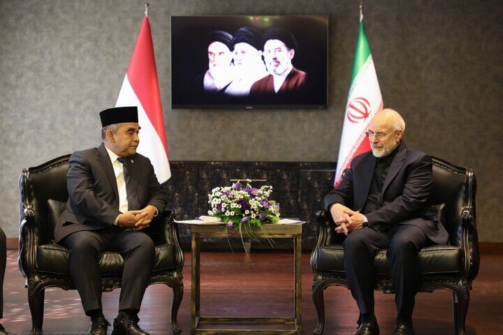 قالیباف: کسی می‌تواند با آمریکا مذاکره کند که آماده جنگ باشد/ به آمریکا هیچ اعتمادی نداریم/ تجربه ایران نشان داد ایستادگی در برابر آمریکا و اسرائیل نتیجه‌بخش است