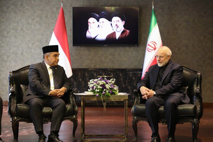 قالیباف: کسی می‌تواند با آمریکا مذاکره کند که آماده جنگ باشد/ به آمریکا هیچ اعتمادی نداریم/ تجربه ایران نشان داد ایستادگی در برابر آمریکا و اسرائیل نتیجه‌بخش است