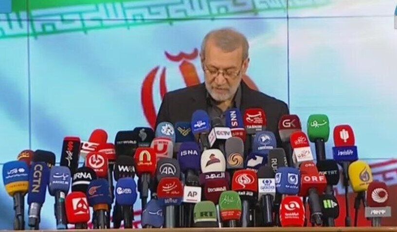 لاریجانی در وزارت کشور: حل مسئله تحریم‌ها جزو اولویت‌های دیپلماسی ما است/  بنیۀ دفاعی قوی برای نیروهای مسلح باتوجه به شرایط منطقه مدنظر است