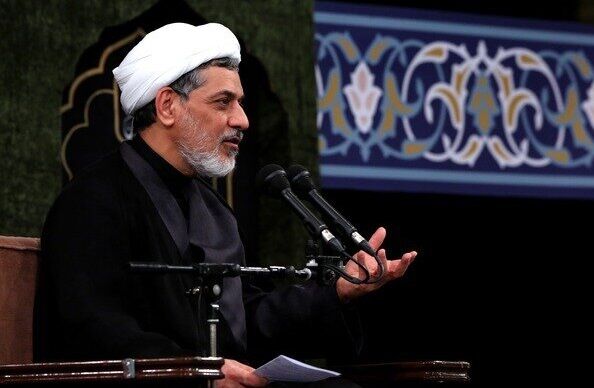 مردها غیرت خانوادگی را در دستور کار خود قرار دهند